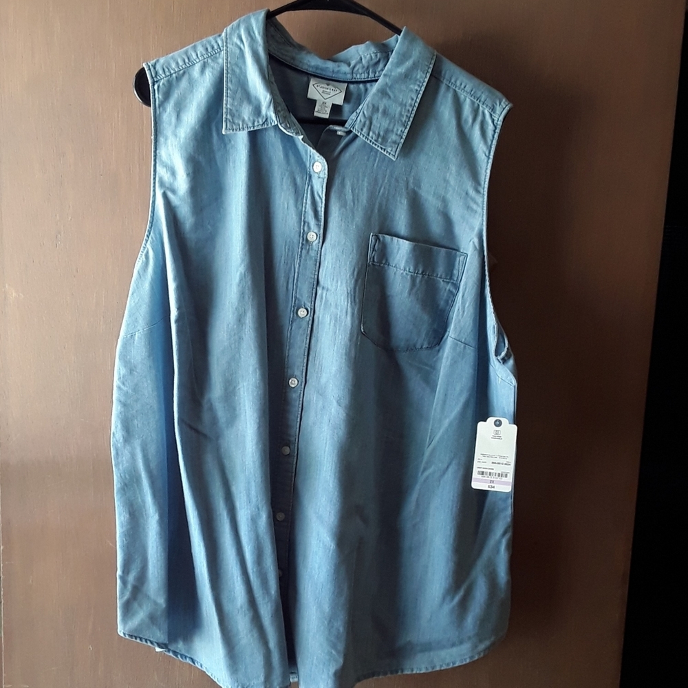 Sleeveless woman's top